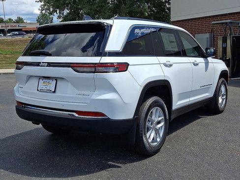 New 2025 Jeep Grand Cherokee Laredo X w/ Luxury Tech Group I AWD/4WD image 30