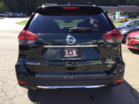 Used 2020 Nissan Rogue SV AWD/4WD image 9