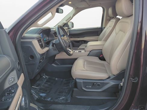 Used 2024 Ford Expedition Limited image 19