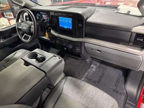 Used 2023 Ford F350 XLT image 36