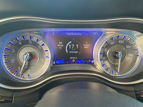 Used 2023 Chrysler 300 Touring w/ Sport Appearance Package image 25