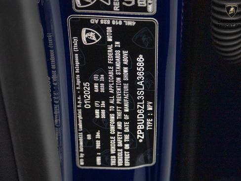 Used 2025 Lamborghini Urus SE image 34