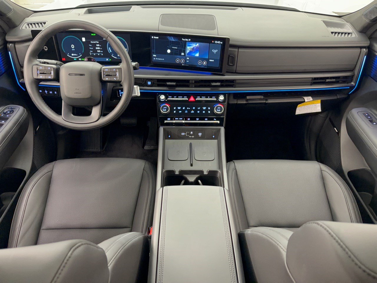 Used 2026 Hyundai Santa Fe Calligraphy w/ Tow & Go Package AWD/4WD image 17