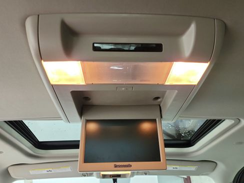 Used 2014 Cadillac Escalade Premium RWD image 14