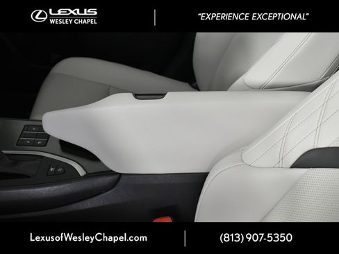 Used 2023 Lexus UX 250h F Sport image 18