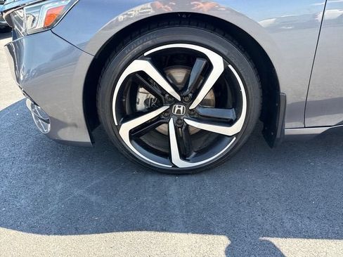 Used 2018 Honda Accord Sport image 9