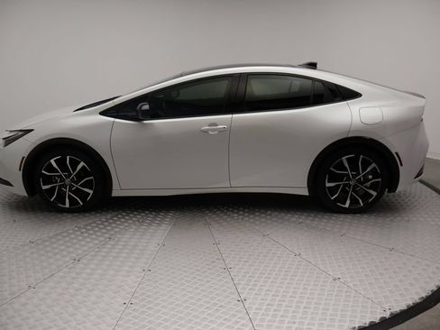 Used 2024 Toyota Prius Prime FWD image 12