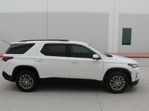 Used 2023 Chevrolet Traverse LT FWD image 4
