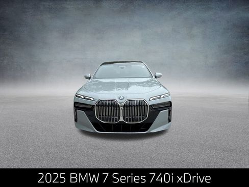Certified 2025 BMW 740i xDrive image 3