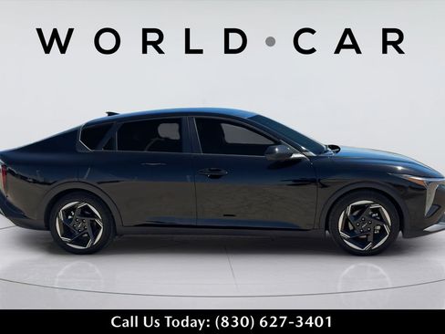 Certified 2025 Kia K4 EX FWD image 2