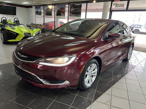 Used 2015 Chrysler 200 Limited w/ Convenience Group image 1