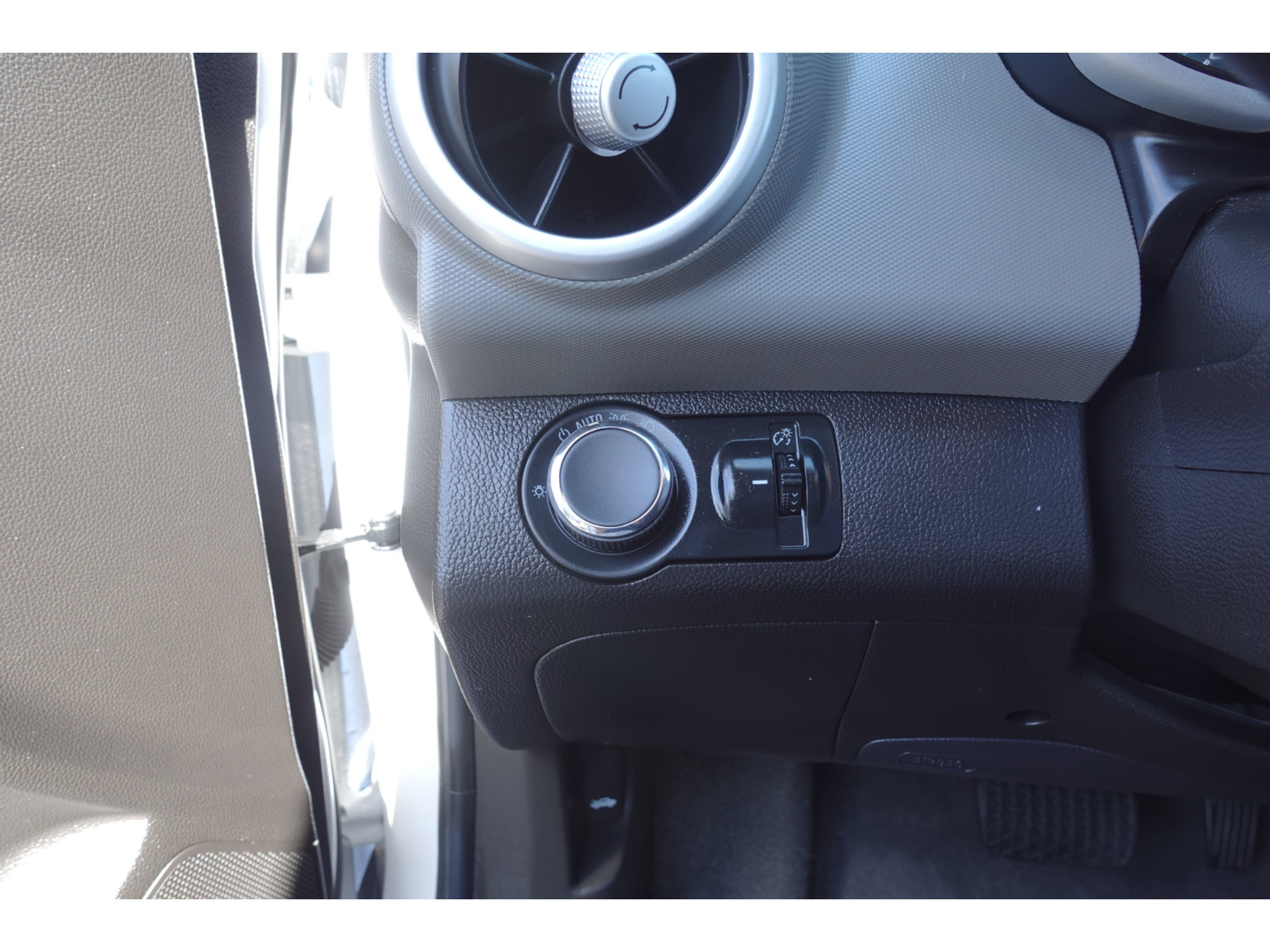Used 2020 Chevrolet Sonic LT FWD image 12