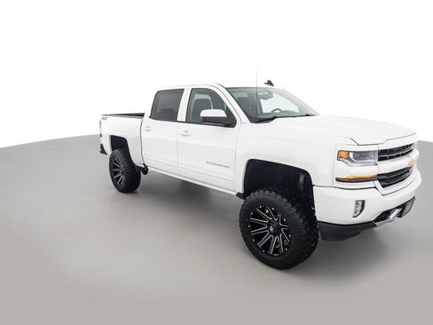 Used 2018 Chevrolet Silverado 1500 LT w/ All Star Edition image 3