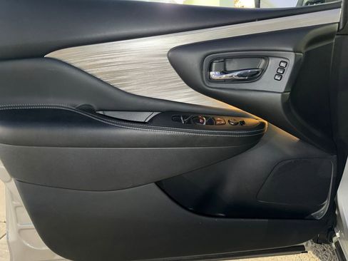 Used 2018 Nissan Murano Platinum image 12