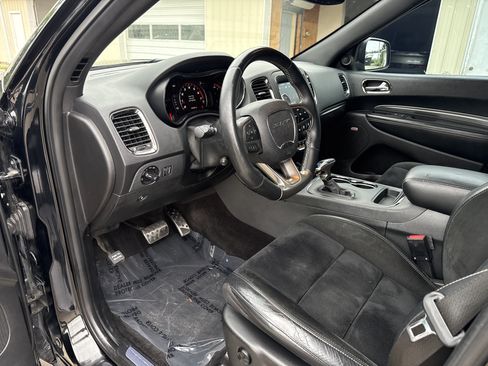 Used 2018 Dodge Durango SRT w/ Technology Group AWD/4WD image 14