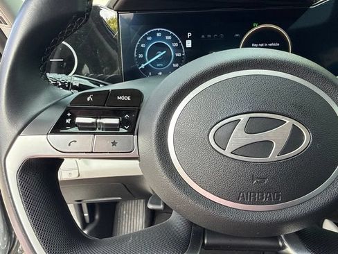 Used 2024 Hyundai Elantra Limited FWD image 40
