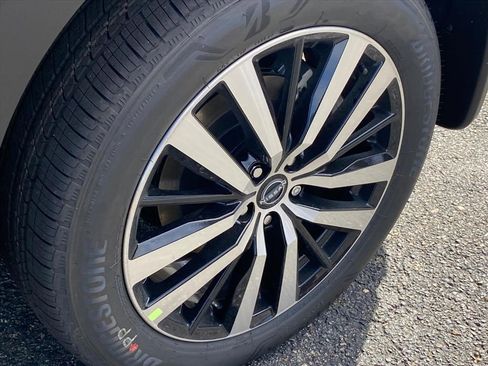 New 2025 Nissan Pathfinder Platinum w/ Cargo Package image 21