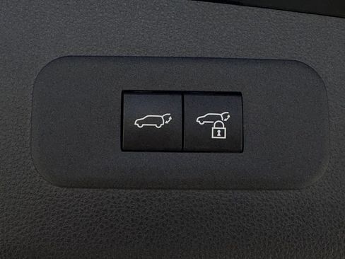 Used 2025 Toyota Crown Signia AWD/4WD image 32