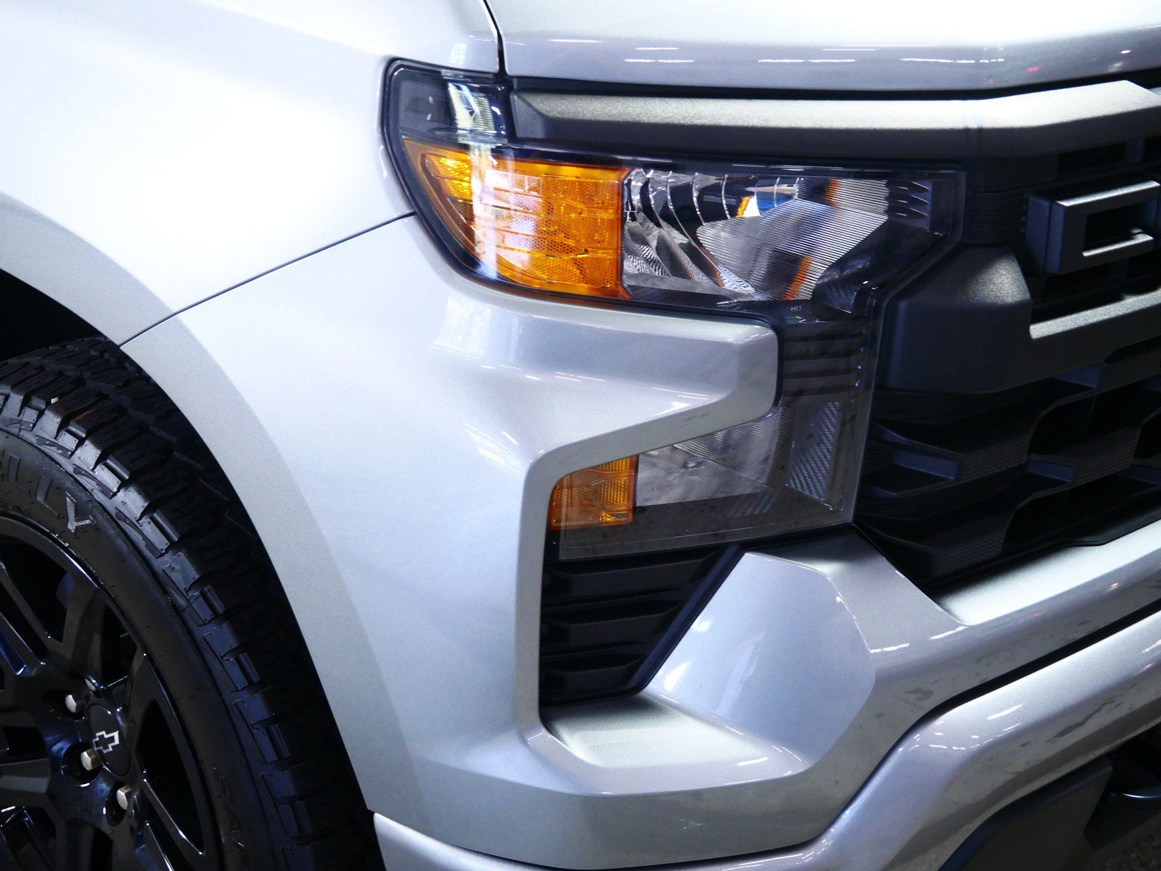 Used 2023 Chevrolet Silverado 1500 Custom AWD/4WD image 16