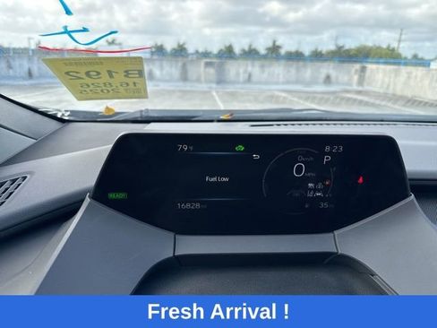 Used 2025 Toyota Prius LE image 3