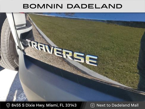 Used 2021 Chevrolet Traverse LS image 9