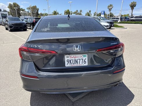 Used 2024 Honda Civic Sport image 4