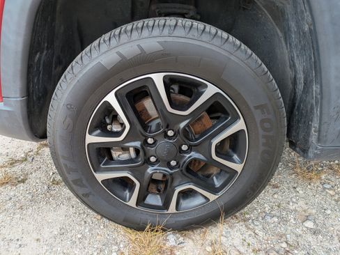 Used 2021 Jeep Compass Trailhawk image 11