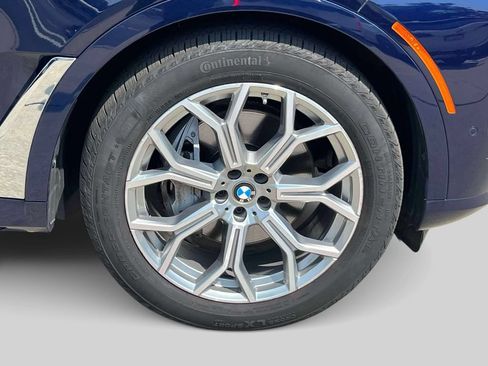 Used 2024 BMW X7 xDrive40i w/ Premium Package AWD/4WD image 8