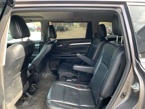 Used 2018 Toyota Highlander XLE image 10