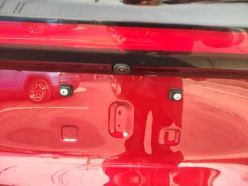 Certified 2025 Chrysler Pacifica Select image 9