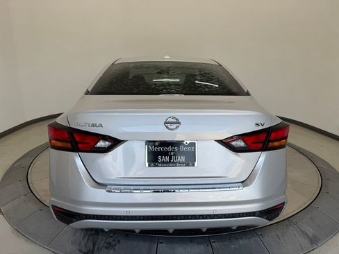 Used 2022 Nissan Altima 2.5 SV FWD image 13