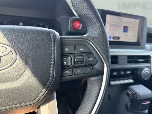 Used 2025 Toyota Tacoma TRD Sport AWD/4WD image 16