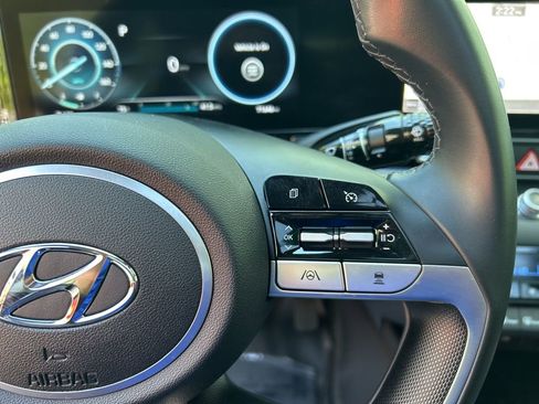 Used 2022 Hyundai Elantra Limited w/ Cargo Package image 21