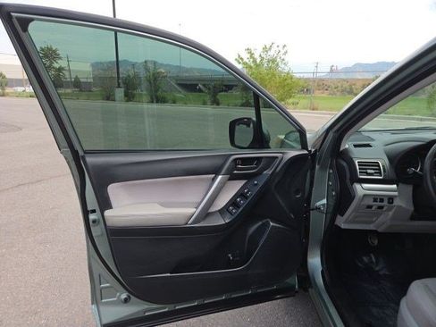 Used 2016 Subaru Forester 2.5i Premium AWD/4WD image 10