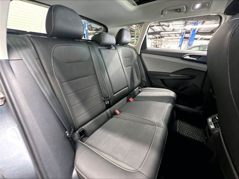 Used 2024 Volkswagen Taos SE FWD image 28