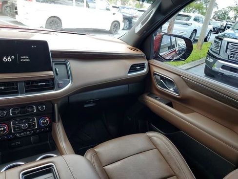 Used 2024 Chevrolet Tahoe High Country AWD/4WD image 12