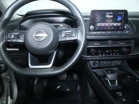 Used 2024 Nissan Rogue SV image 28