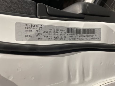 Used 2018 Jeep Grand Cherokee Laredo image 38