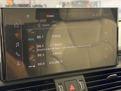 Used 2023 Audi Q5 2.0T Prestige w/ Prestige Package AWD/4WD image 17
