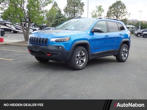 Used 2019 Jeep Cherokee Trailhawk w/ Cold Weather Group AWD/4WD image 1