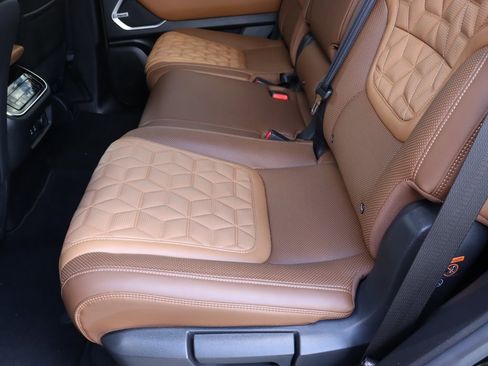 Used 2025 Nissan Armada Platinum Reserve image 22