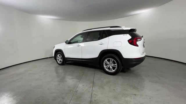 Used 2023 GMC Terrain SLE w/ Driver Convenience Package FWD image 6