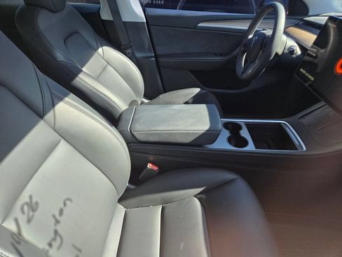 Used 2024 Tesla Model Y Long Range AWD/4WD image 4