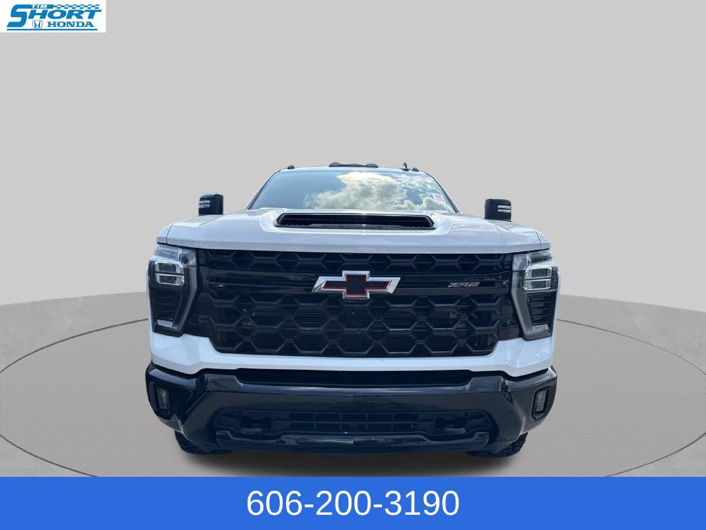 Used 2024 Chevrolet Silverado 2500 ZR2 AWD/4WD image 2