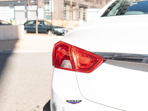 Used 2015 Chevrolet Impala LT w/ Convenience Package image 41