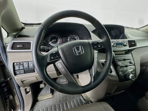 Used 2012 Honda Odyssey Touring Elite image 9