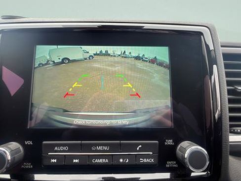 Used 2022 Nissan Frontier SV image 14