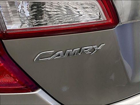 Used 2013 Toyota Camry XLE image 29