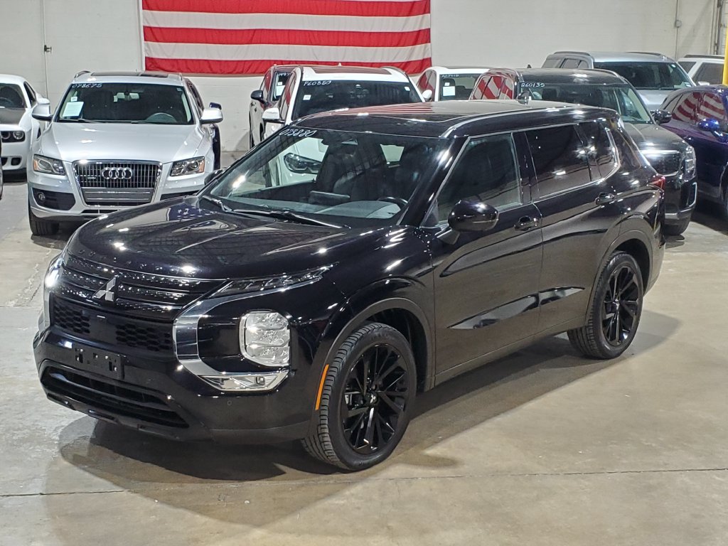 Used 2024 Mitsubishi Outlander SE Black Edition FWD image 42