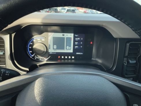 Used 2023 Ford Bronco Wildtrak image 13